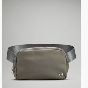 Lululemon Belt bag grey sage